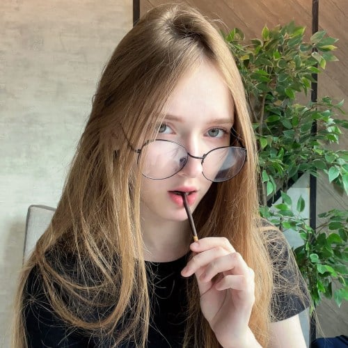 Порнозвезда: Mysaaat (МайСат)