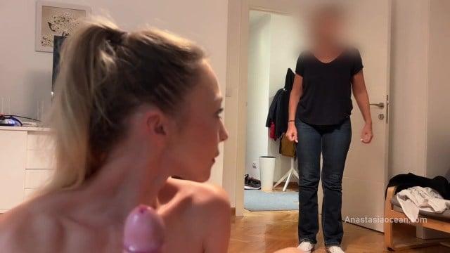 Мам ты так и будешь здесь стоять