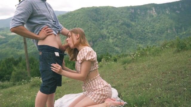 Пацан вывез сестру на природу где заставил ее трахаться